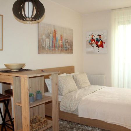 Downtown Apartment Novi Sad Buitenkant foto