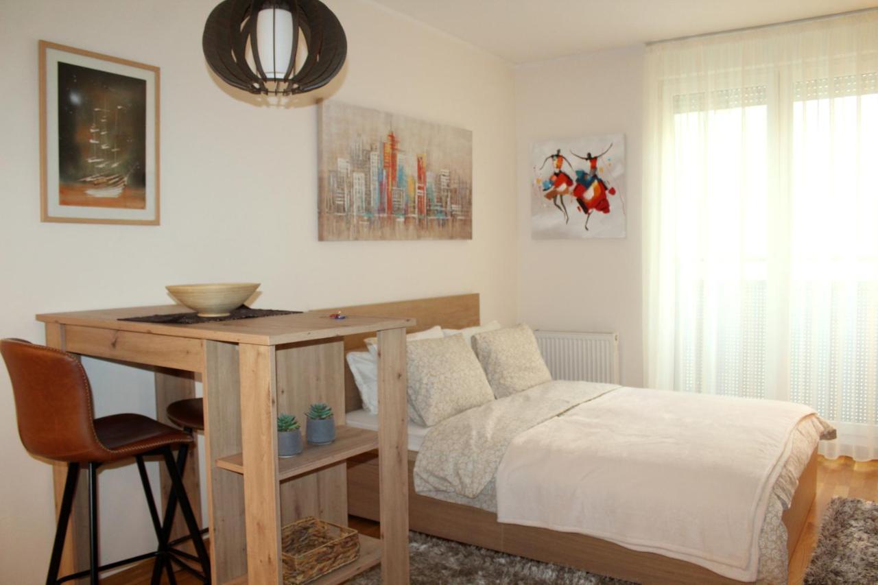 Downtown Apartment Novi Sad Buitenkant foto