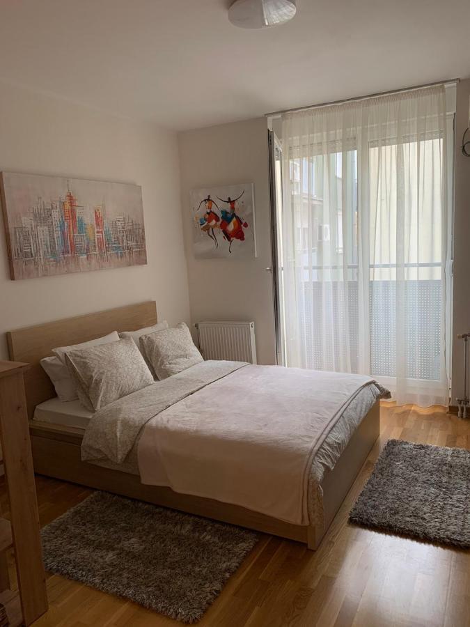 Downtown Apartment Novi Sad Buitenkant foto